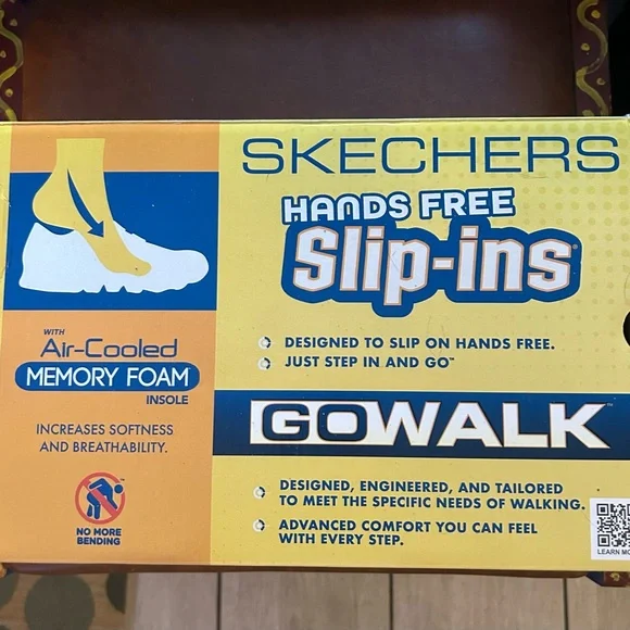 Skechers White Slip-On Athletic Sneakers Womens 10 Wide - Picture 3 of 8